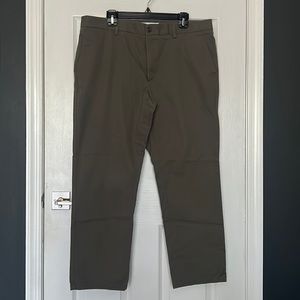 Slim fit chino pant